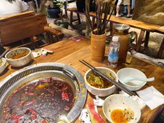 -城墙拐拐火锅(三峡广场黑金冠店)