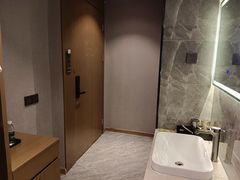 -丽辰酒店(深圳翻身地铁站店)