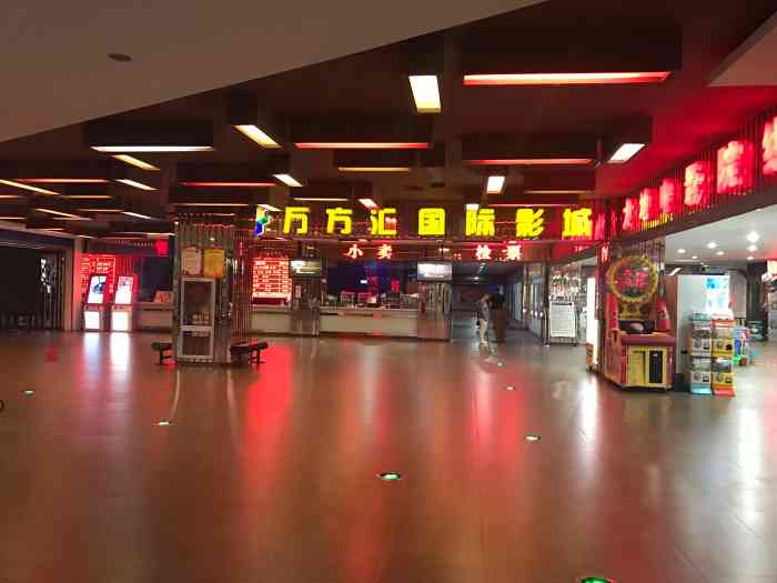 除了声音略大,其他完美,简直每次都是包场.