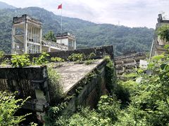 -四川汶川特大地震漩口中学遗址