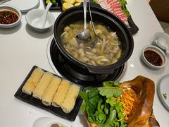 -东椰·海南椰子鸡火锅(朝阳门店)