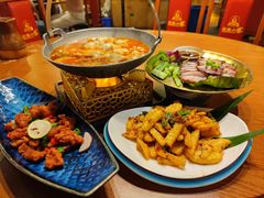 -老滇山寨•云南特色菜•地方菜•民族风情歌舞表演(金碧店)