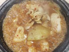 -囍筷乐喜辣屋小鸡小鱼石锅煲(万达店)