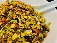 酸包菜红薯粉-鲁哥饭店(富兴店)