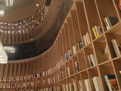 -涨巢·潮玩水疗局