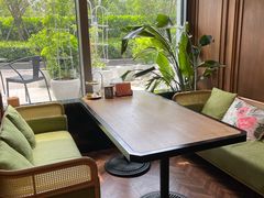 靠窗位-甜阿姨·天台花园私房菜(万松园店)