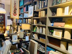 -邊城書店