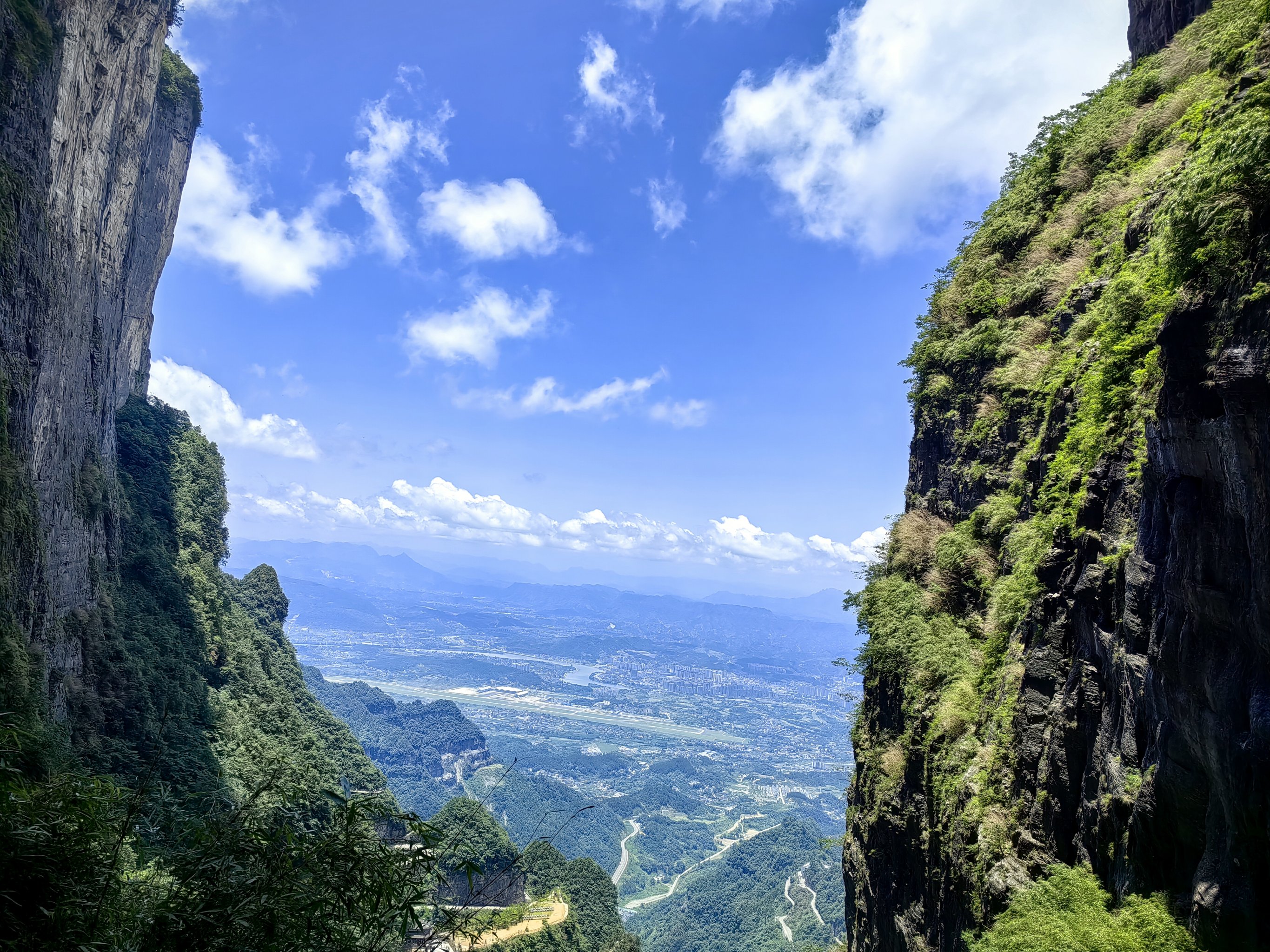 张家界天门山多高图片