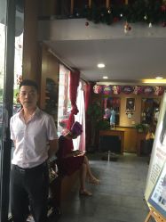 -水灵珑美容造型中心