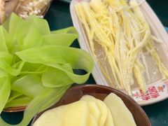 -扎起市井老火锅(乐山总店)