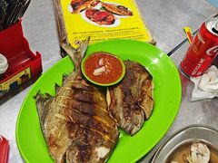 -明记烧鱼美味店