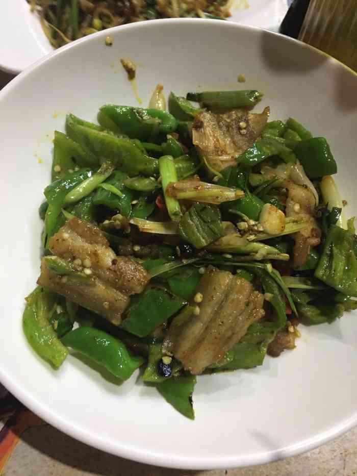 食客狼-"中午来的.来用上次送的券.两块骨头吃饱了."-大众点评移动版