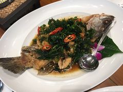 -Chom Cafe and Restaurant