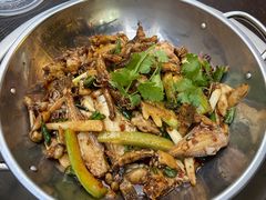 独门姜爆蛙-鸿顺老铁锅美蛙鱼府(解放碑店)
