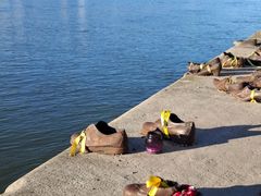 -多瑙河畔鞋履雕塑