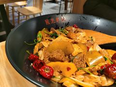 -风光老灶麻辣香锅(大成路翠微百货店)