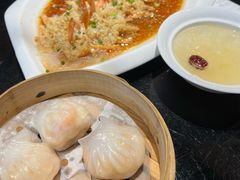 蒜蓉蒸开边虾-高第街56号港式餐厅·精选(世茂广场宽厚里大明湖店)