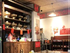 大堂-岳记兴隆·青城腊排铜火锅(融创店)