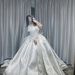-莫小姐婚纱