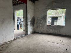 -东湖小天池真人CS彩弹野战基地