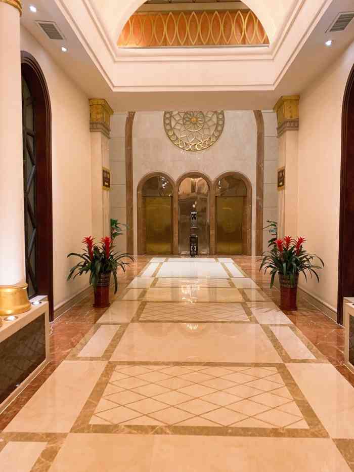 建明国际酒店-福锦中餐厅-"好,环境好,服务好,菜品不多,人也不是很.