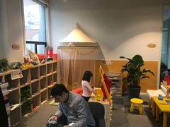 -猴有戏教育戏剧·音乐剧·主持口才·演讲朗诵辩论(环球港华师大校区)