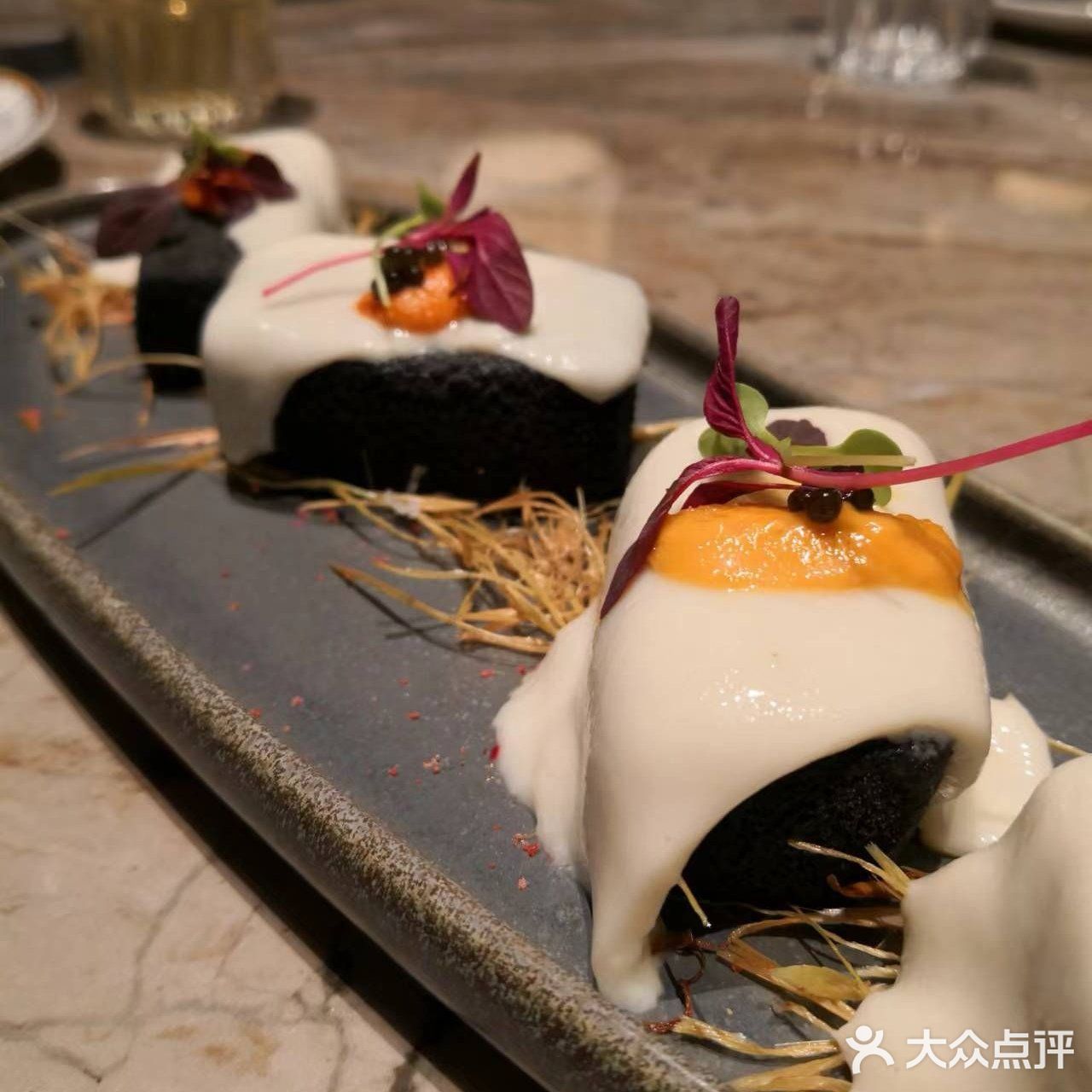 暗黑低调精致风的新派粤菜～