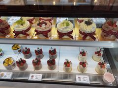 -花花卷卷·鲜食蛋糕(静安久光百货店)