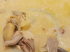 -尚尚仙·酸汤猪手·猪肚鸡火锅(华联万柳购物中心店)