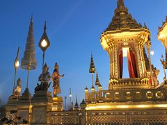 -皇家田广场(อนุสาวรีย์ทหารอาสา)