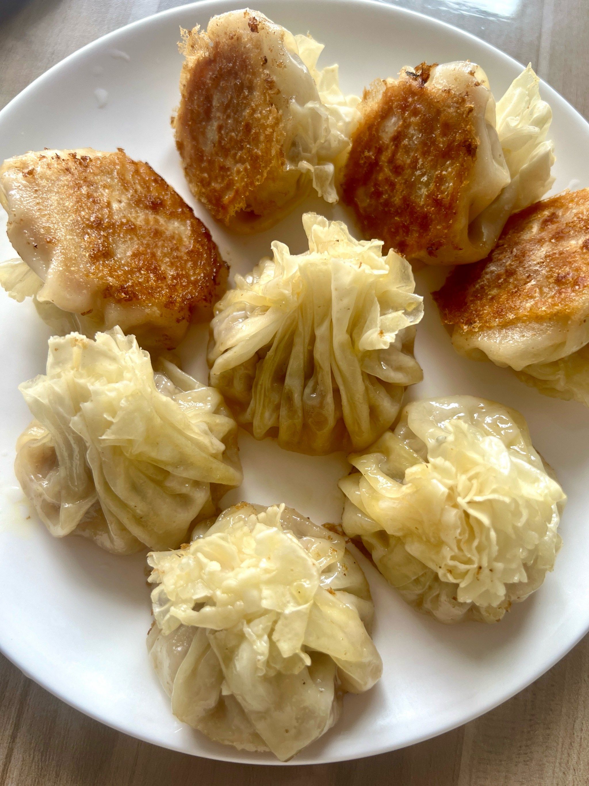 味道真好,烧麦肉丁很香,烧麦皮薄如蝉翼