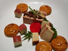 红酒鹅肝精选配葱油饼-解香楼(八盘岭路店)