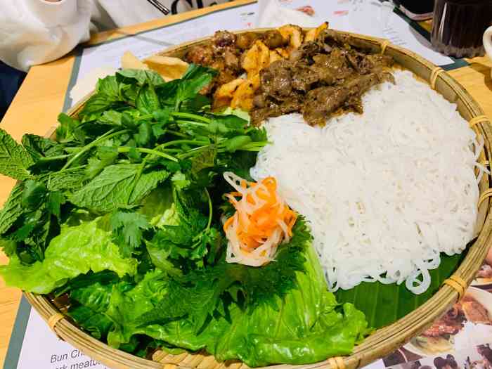 bun cha cha(力宝广场店)-"力宝广场有点冷清,周日晚饭的饭点人也不多