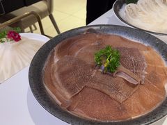 -左庭右院鲜牛肉火锅(金山万达店)