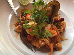 -Chom Cafe and Restaurant