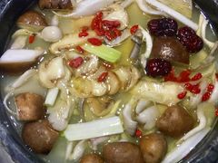 -南渝食府.墨脱石锅松茸鸡
