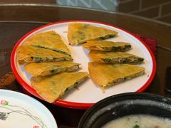 韭菜薄饼-山水茶艺馆·点心粤菜·30年老字号