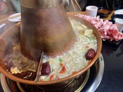 -果松木炭酸菜铜火锅·外婆参鸡汤