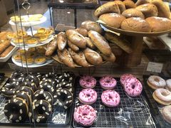 扁桃仁巧克力甜甜圈-多乐之日(颐堤港店)