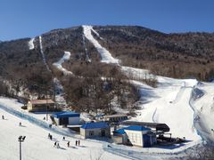 -亚布力新体委滑雪场