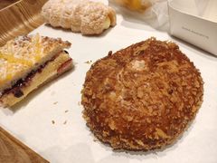 蟹味多拿-巴黎贝甜·生日蛋糕(环球中心店)