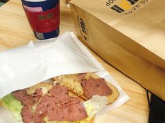 米兰E酸椰菜黑椒牛肉三明治-DOUTOR德咖伦(吴江路店)