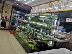 -覃记海鲜美食餐厅