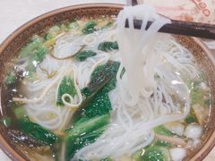 鸡汤三鲜米线-成都麻辣肉饼(上马营店)