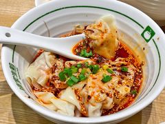 红油拌鱼籽鲜虾元宝馄饨-陈家生煎(金融街万达店)