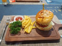 -又见马甲M8融合西餐厅(体育中心店)