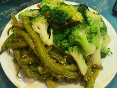 凉拌西兰花-春花民族美食(佳木斯总店)