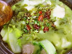 石锅酸菜鱼-周鱼小馆石锅酸菜鱼(活力汇店)