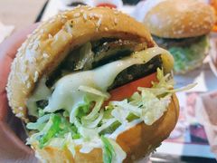 -The Habit Burger Grill 哈比特汉堡(复兴soho店)