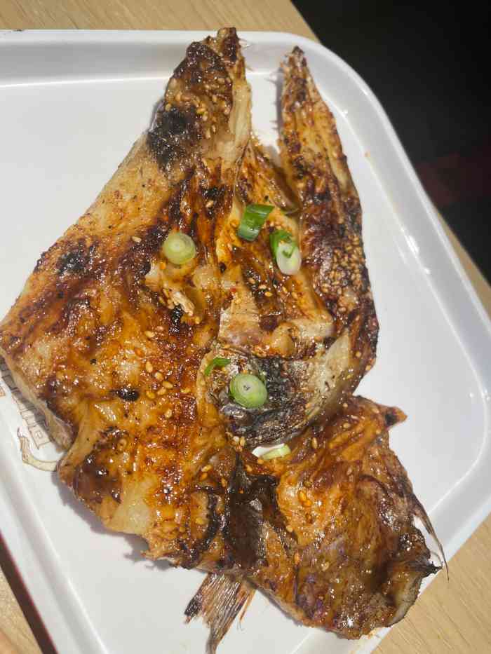 别断片鲽鱼头小串(山东路店)-"抖音网红炭烤蝶鱼头 ,首先蝶鱼头味道真